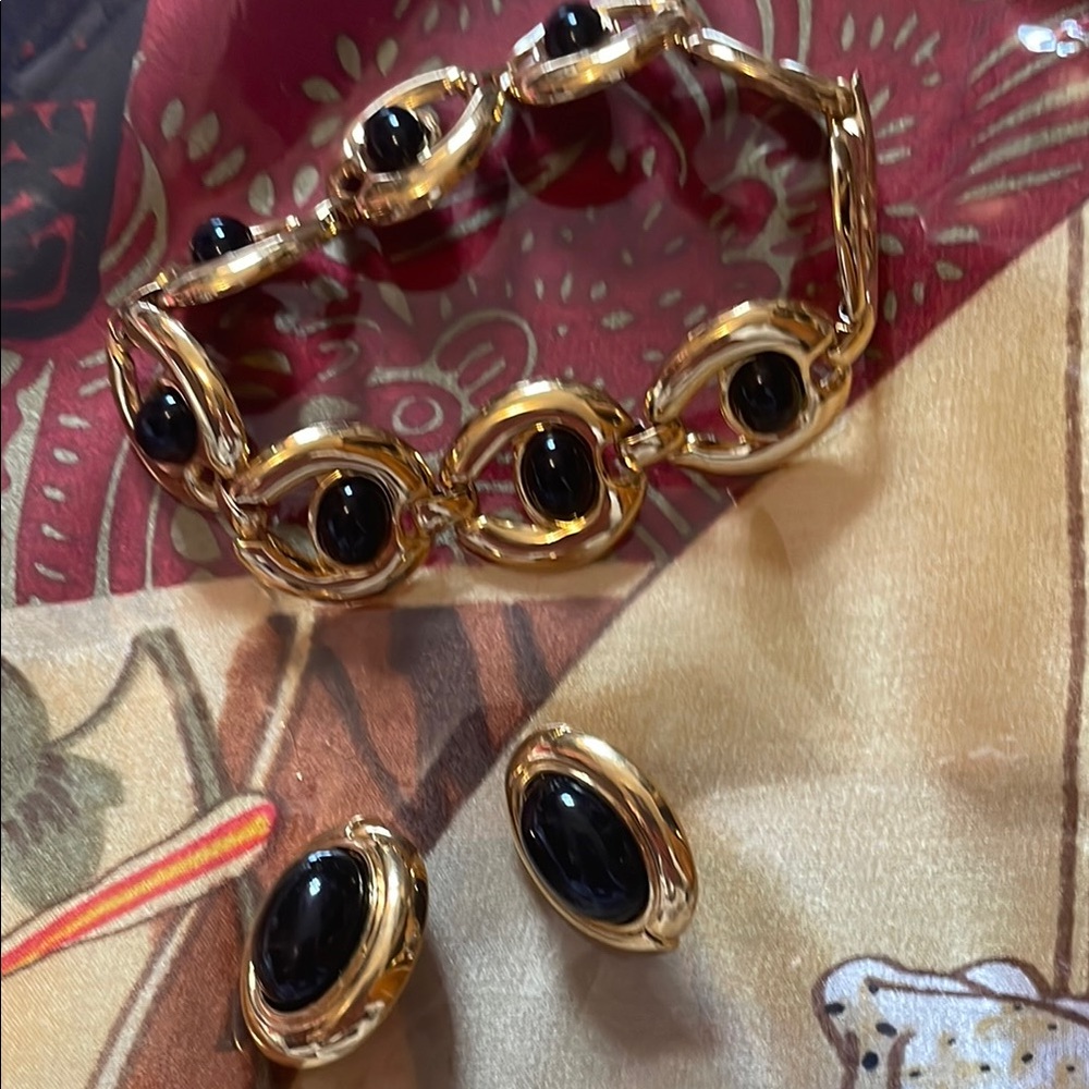 Gold and Black Bracelet with Oval Accents